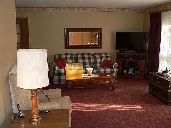 4th image of 252 Hillcrest Ct