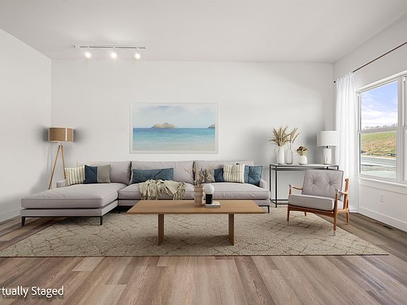 3rd image of 113 Lupine Ave