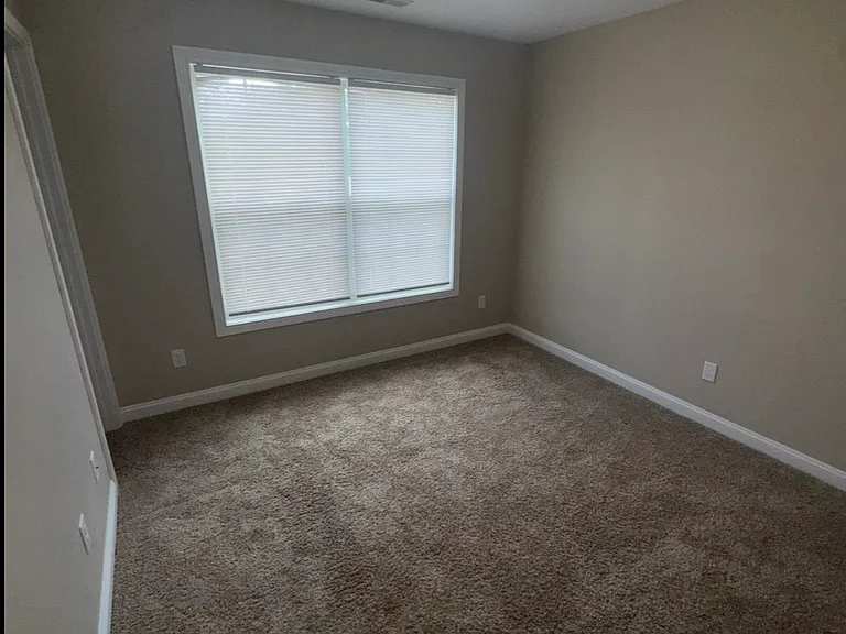 114 Stephen Dr — Photo 43