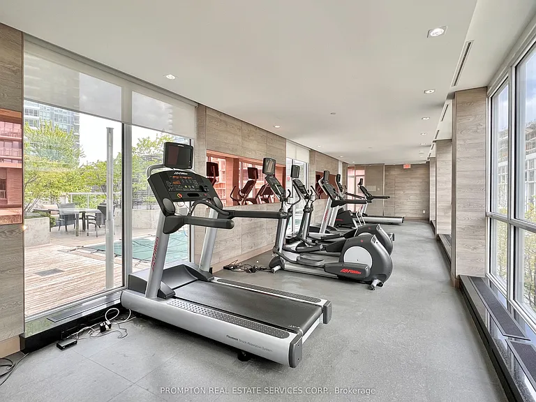 121 McMahon Dr #608 — Photo 30