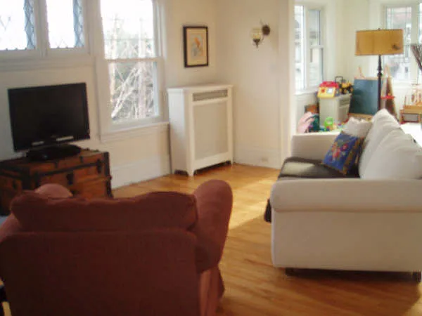 2436 Irving Ave S — Photo 6