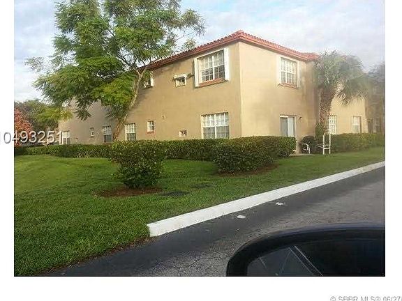 4th image of 365 SW 86th Ave APT 208
