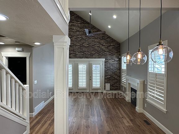 3rd image of 2936 S Garden Farm Ln