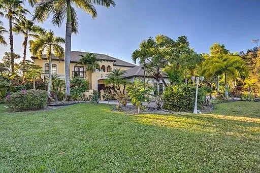 5 bed, 2.5 bath, 4962 sqft, $4,400 — Photo 2