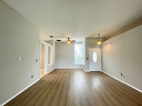 2nd image of 1063 Sugarberry Trl
