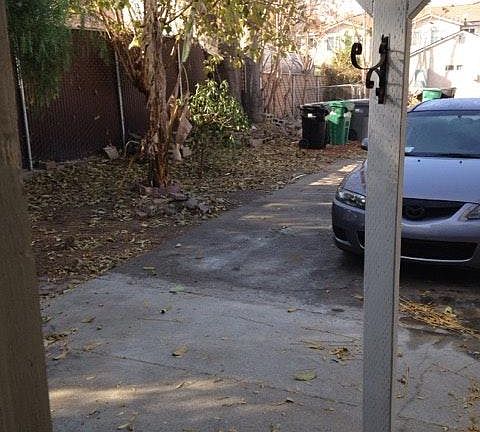 2nd image of 4023 1/2 La Rica Ave