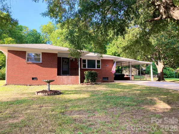 106 Hawkinstown Rd, Salisbury, NC 28144