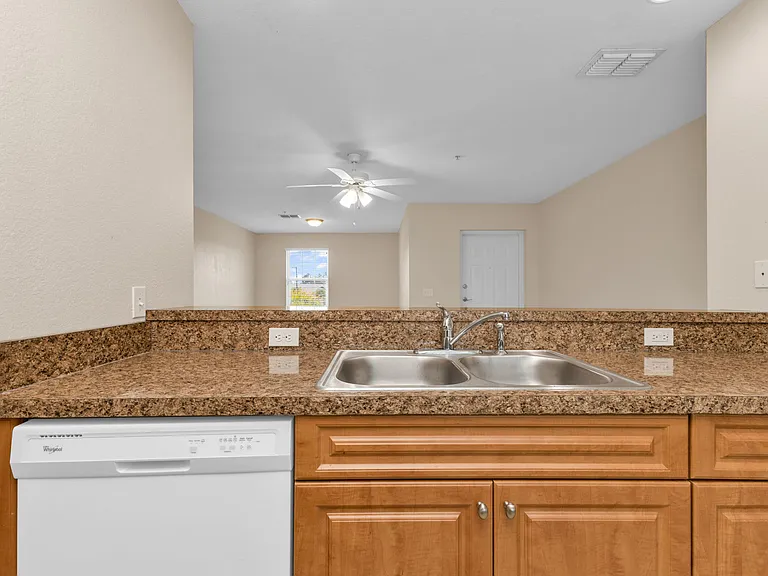 Sunnydell Commons II — Photo 7