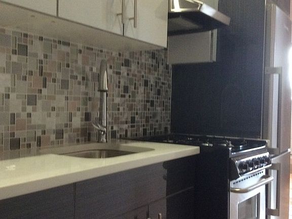 5th image of 292 Bedford Ave APT 4E