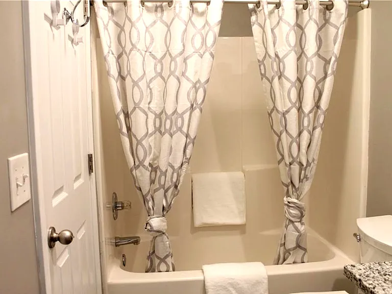 Full bath, #2.