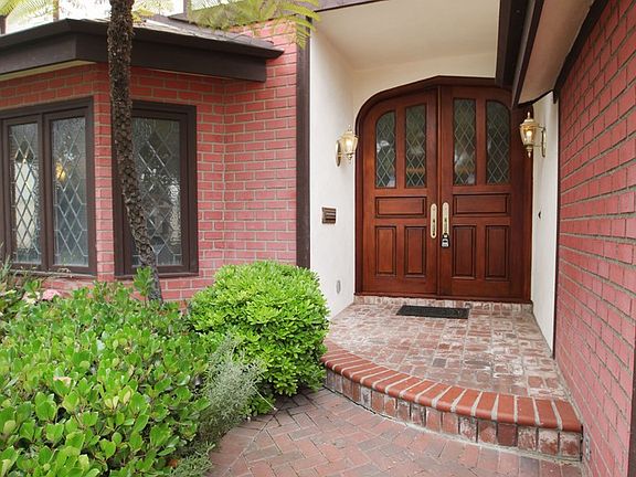 3rd image of 10830 Fairbanks Way