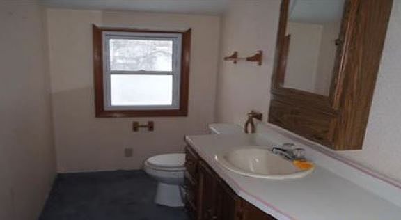 4th image of 1741 Manitoba Ave
