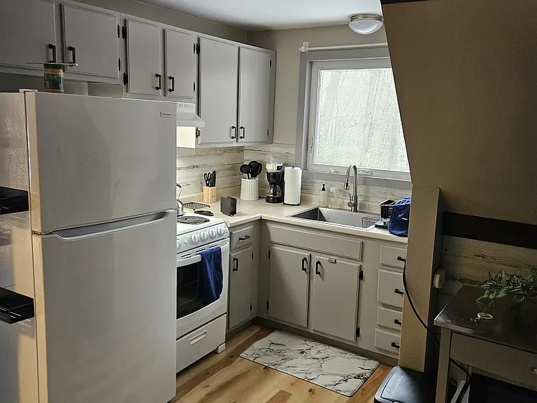 37 Richardson Rd — Photo 3
