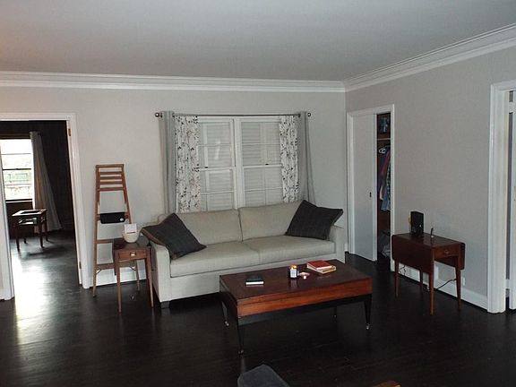 5th image of 205 N Baker St