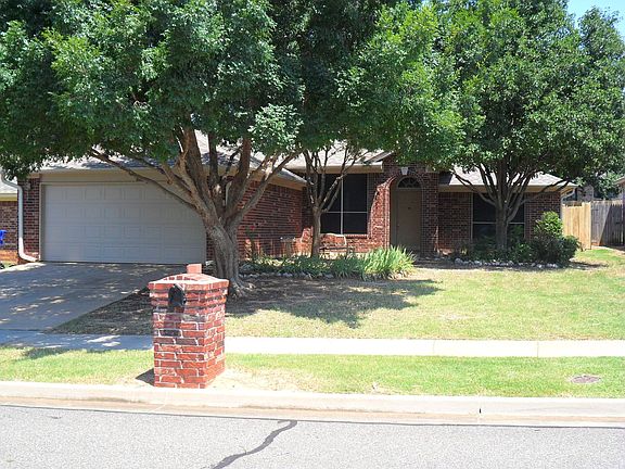 2nd image of 201 Great Oaks Dr