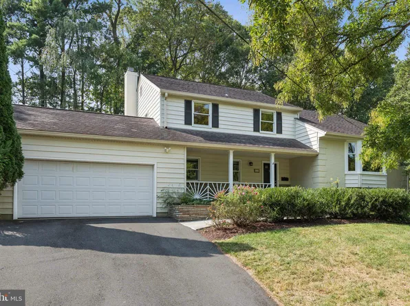 8510 W Howell Rd, Bethesda, MD 20817