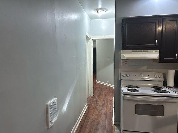 3rd image of 6902 Woodland Ave Floor 1