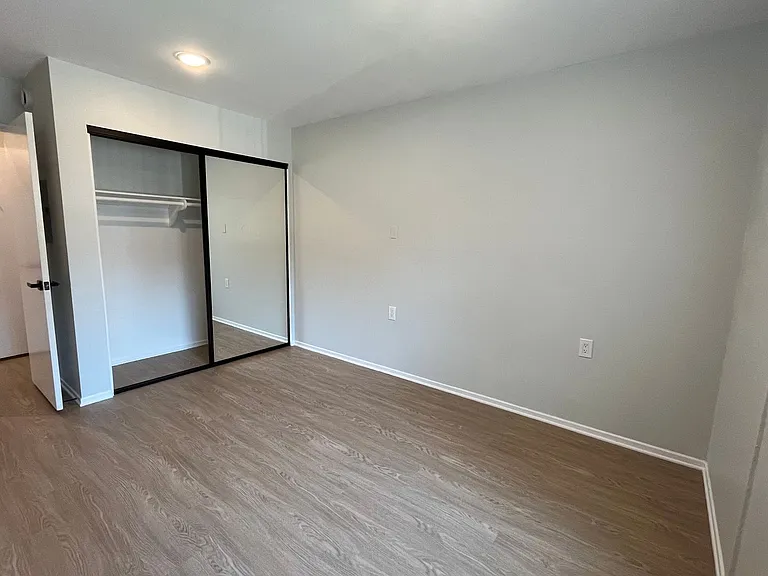 5405 Lindley Avenue — Photo 46