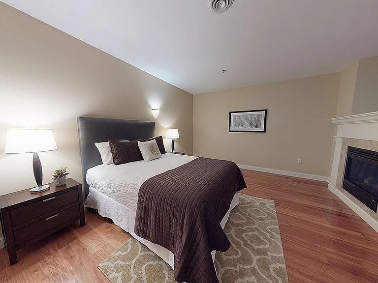 Studio, Unit 211 - Bedroom
