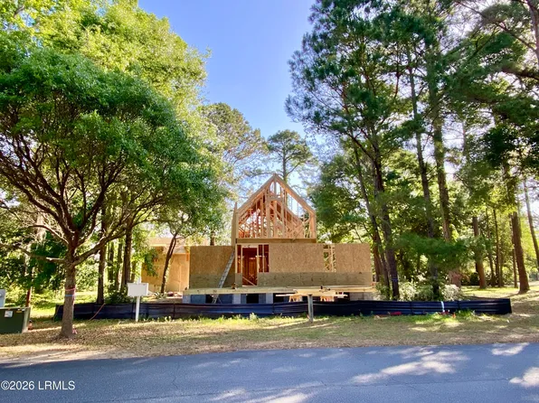 695 Distant Island Dr, Beaufort, SC 29907