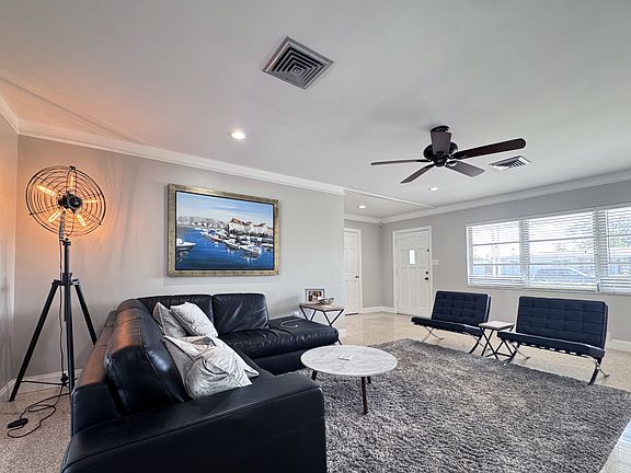 4th image of 3004 Satsuma Dr
