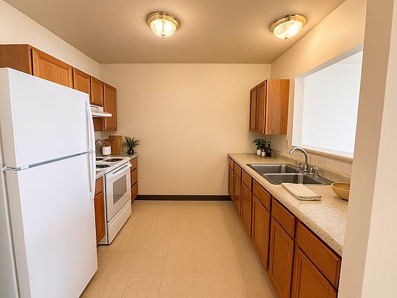 3rd image of 4558 McMillan Ave #8808ef7f9