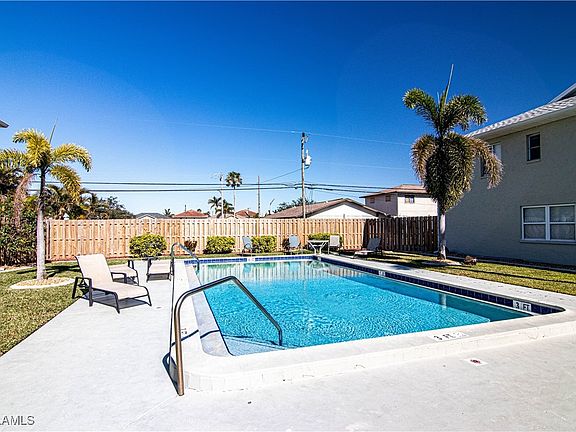 2nd image of 905 SW 48th Ter APT 104