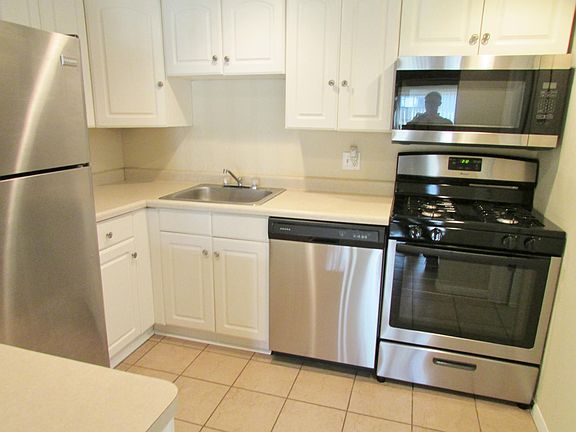 4th image of 87 Maude Ave APT D