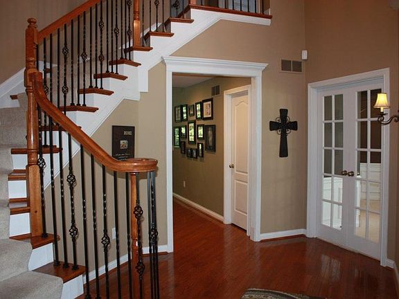 4th image of 416 Creekborough Ct