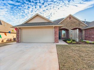 236 W Coffee Creek Rd, Edmond, OK 73025