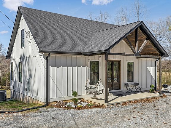 5th image of 1602 White Oak Rd