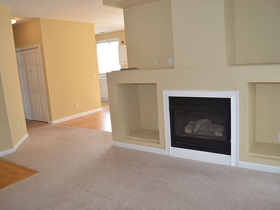4th image of 693 Bedford Ct