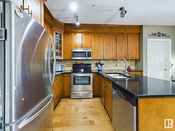 5th image of 10235 112th St NW #619