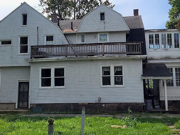 3rd image of 1237 Owen St