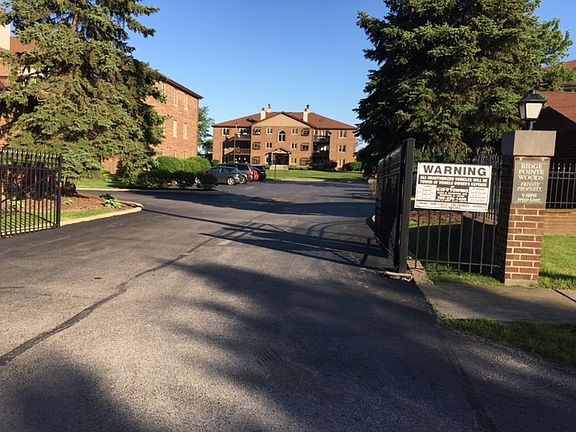 2nd image of 6419 Oak Forest Ave #813