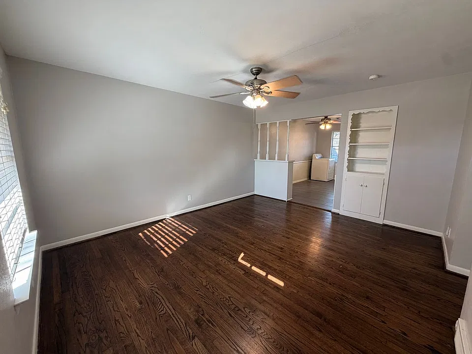 403 La Salle Dr