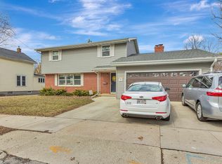 932 Vine Ave, Oshkosh, WI 54901