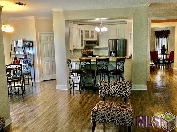5th image of 20239 Bur Oak Dr