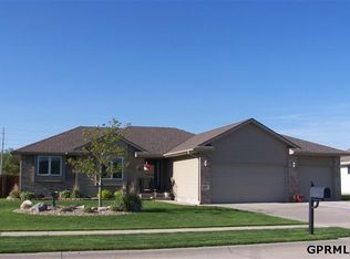 1525 Brewer Dr, Fremont, NE 68025
