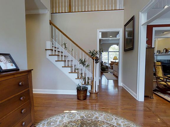2nd image of 110 Barclay Ct