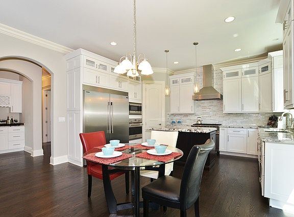 3rd image of 1565 Samanthas Way