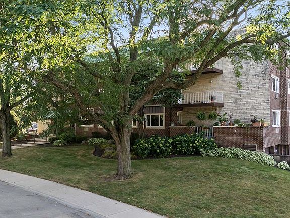 4th image of 2812 E Bel Aire Dr APT 204