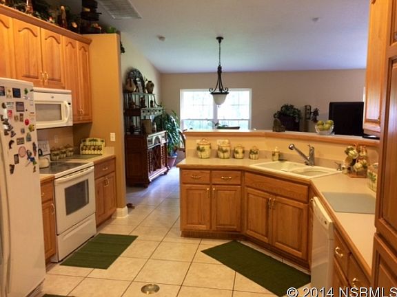 5th image of 1335 Josephine St
