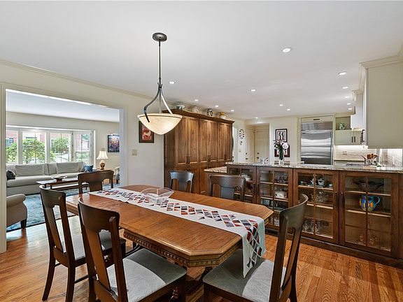 4th image of 427 Coventry Rd