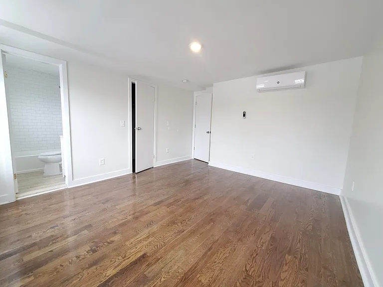 158 Summit Ave #2R — Photo 2