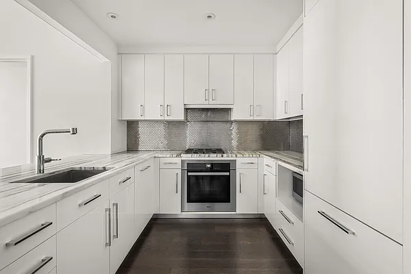 Rented by BLU Real Estate | media 27