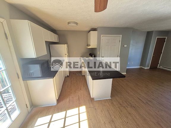 3rd image of 105 Williams St APT 3