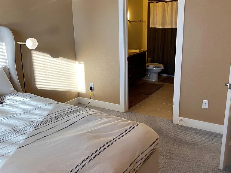 2240 N Clay St #206 — Photo 9