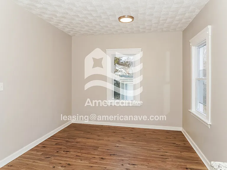 438299_013_wm_-_bedroom_13585022.jpg