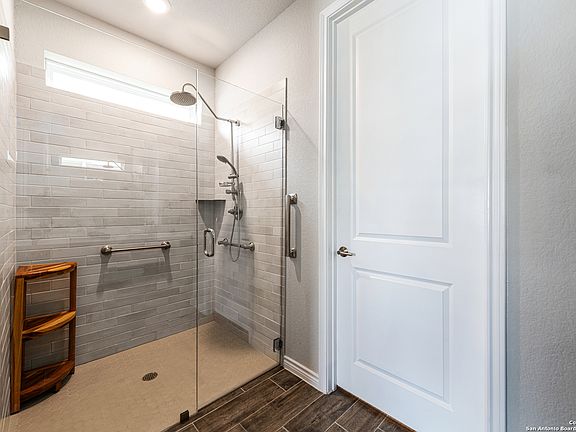 5th image of 125 Harborside Dr #101